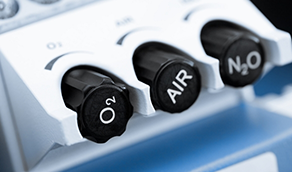 Buttons on nitrous oxide machine
